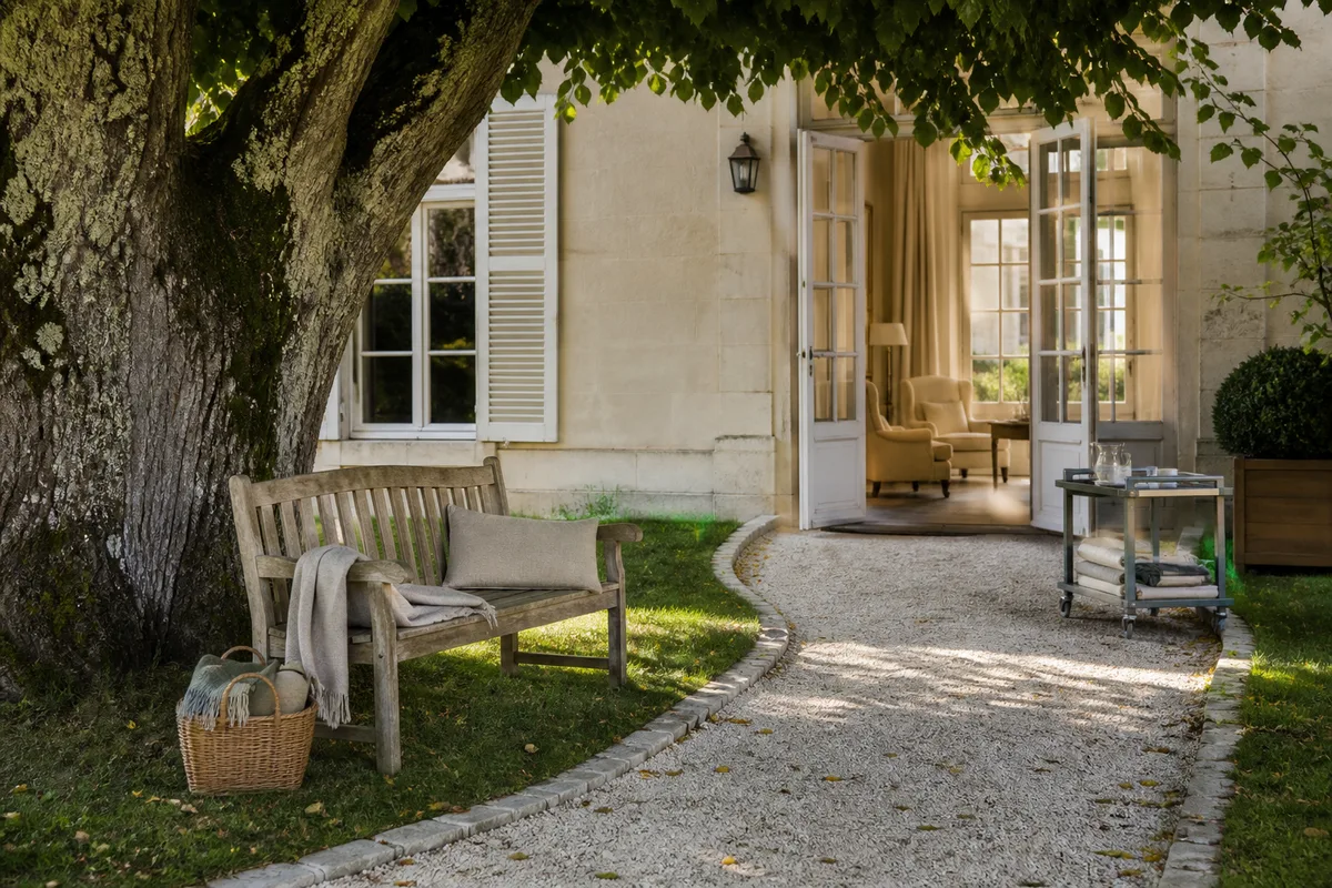 Travailler en EHPAD : infirmier, aide-soignant, ASH, ce que recrutent les établissements